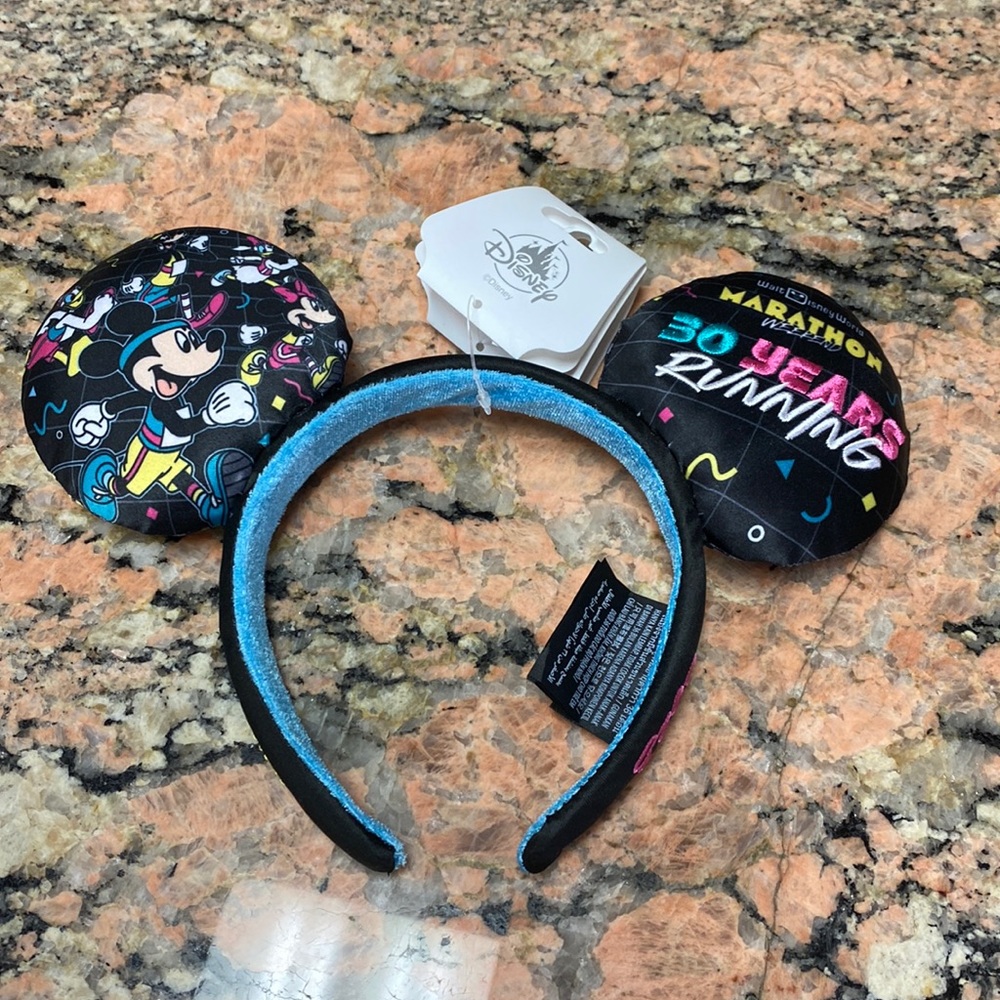 Disney parks, Marathon weekend run Disney Mickey Mouse ears ❤️